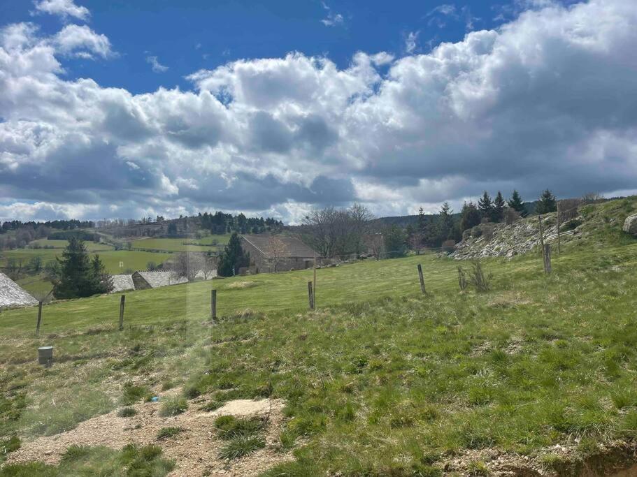 Villa 8Pers Au Calme Avec Superbe Vue Barbecue Wifi La Panouse  Luaran gambar